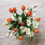 Florero de Tulipanes y Lisianthus – Elegancia Lista para Disfrutar