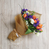 Ramo de Lisianthus, Iris y Tulipanes – Regala Flores Frescas para Ocasiones Especiales