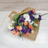Ramo de Lisianthus, Iris y Tulipanes – Regala Flores Frescas para Ocasiones Especiales