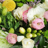 Florero Surtido de Temporada en Tonos Pastel – Flores Frescas Listas para Regalar