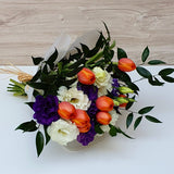 Ramo de Tulipanes Naranjos y Lisianthus Mix – Frescura y Elegancia para Regalar