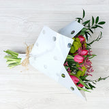 Ramo de Tulipanes Rosados y Mix Verde – Colores y Texturas para un Regalo Especial