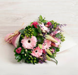 Ramo Gerberas Rosadas y Lisianthus – Flores frescas para alegrar cualquier entorno