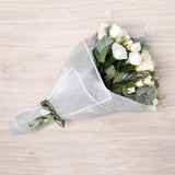 Ramo Lisianthus y Rosas Blancas– Un ramo que le da elegancia a tu casa