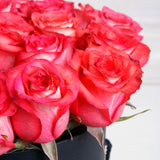 Caja Redonda de Rosas Bicolor – Un Regalo Único e Irrepetible