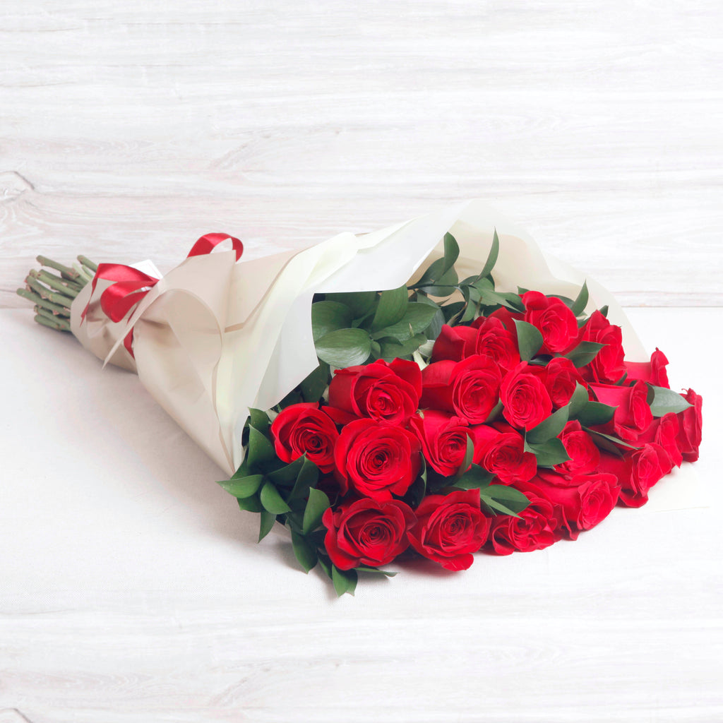 Ramo 10 Rosas Rojas & Ruscus