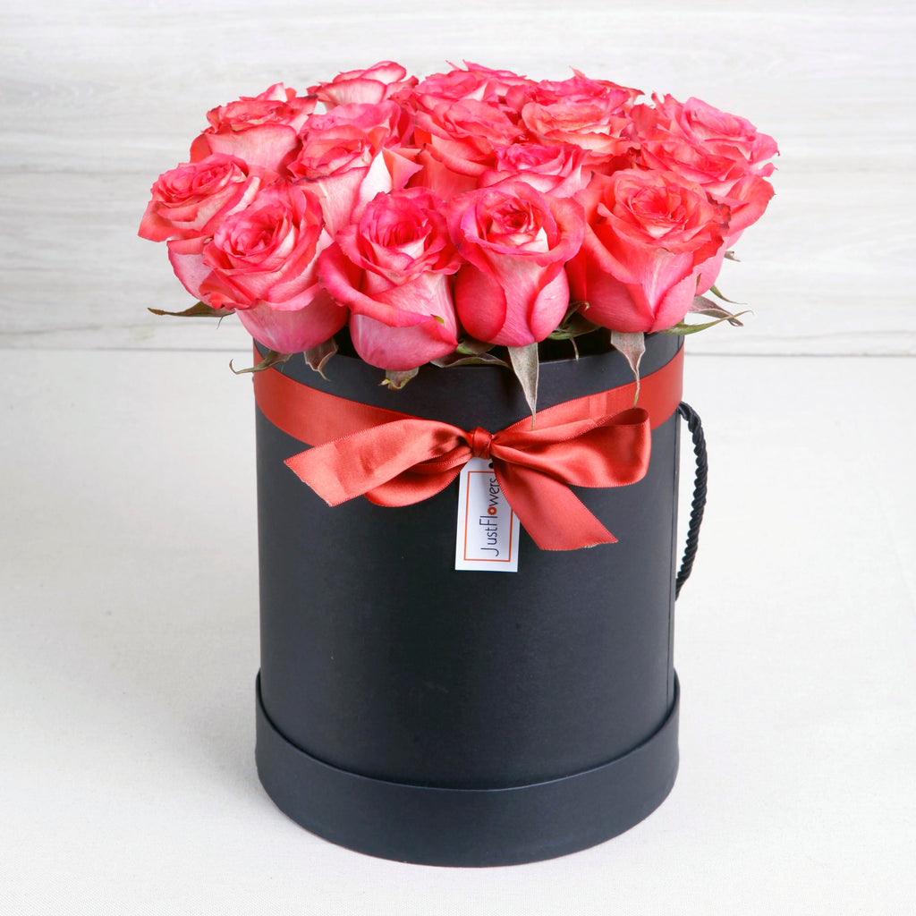 Caja Redonda de Rosas Bicolor – Un Regalo Único e Irrepetible