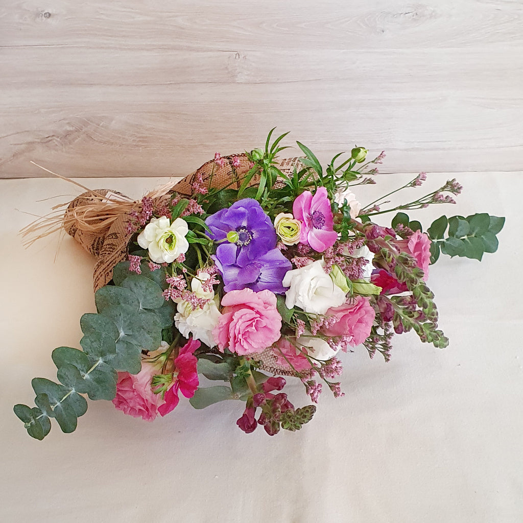 Anemonas Ramo Ramo Silvestre – Lisianthus, Anémonas y Ranúnculos con Estilo Boho ...