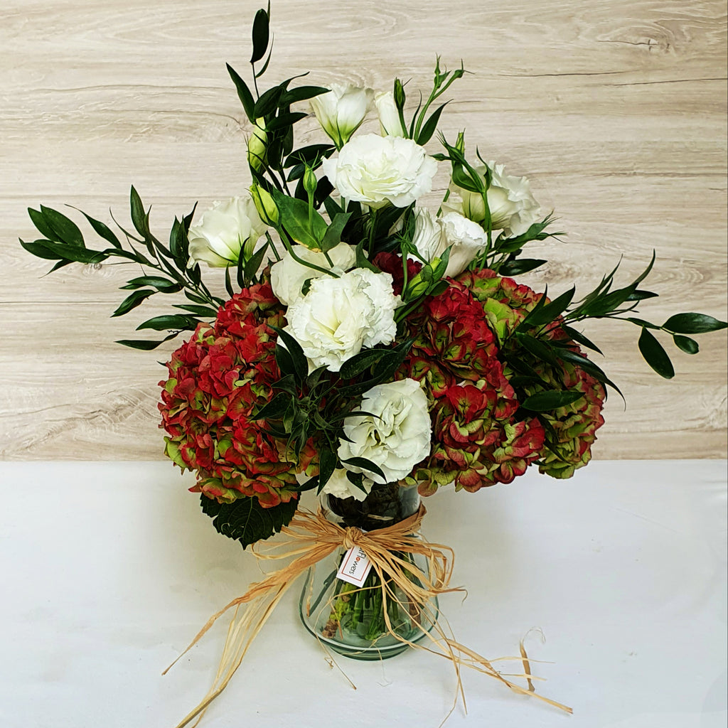 Florero de Hortensias Antique y Lisianthus – Romanticismo Premium Listo para Regalar